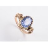 AN EARLY 19TH CENTURY CEYLON SAPPHIRE RING