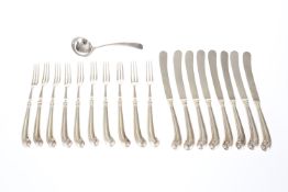 A GROUP OF SILVER PLATED PISTOL HANDLED FRUIT KNIVES AND FORKS