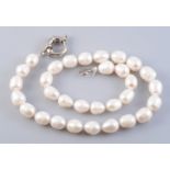 A CULTURED PEARL NECKLACE