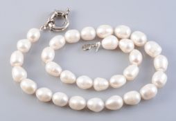 A CULTURED PEARL NECKLACE