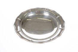 A GEORGE VI SILVER FOOTED DISH