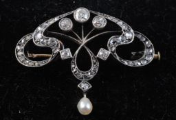 AN ART NOUVEAU DIAMOND SET BROOCH