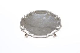 A GEORGE V SILVER CARD TRAY