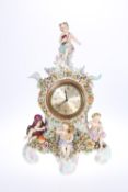 A DRESDEN PORCELAIN MANTEL CLOCK, LATE 19th CENTURY