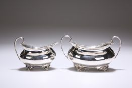 AN EDWARDIAN SILVER CREAM JUG AND SUGAR BOWL