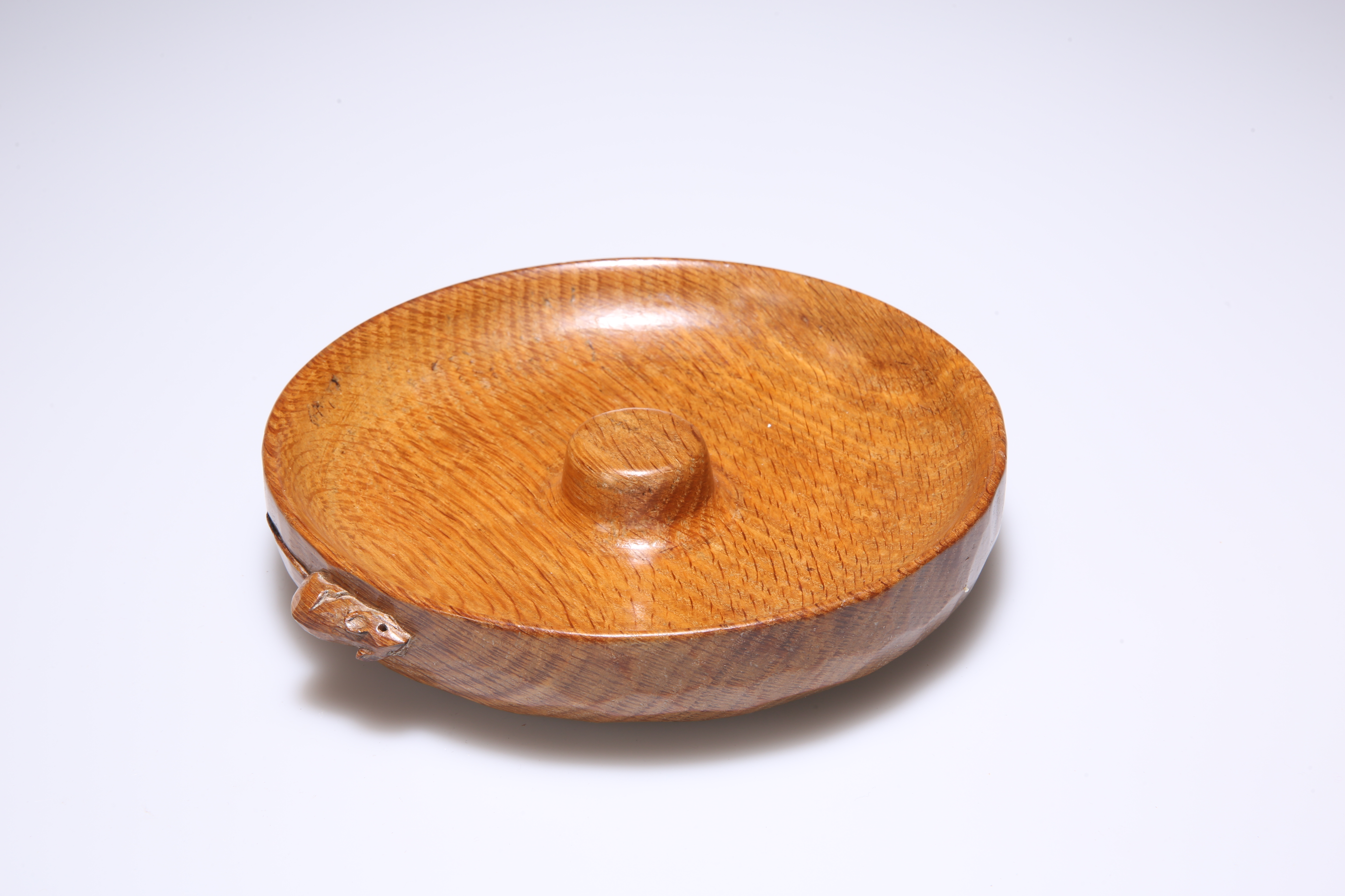 A MOUSEMAN OAK PIPE BOWL