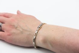 A DIAMOND SET BRACELET