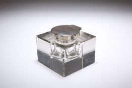 A GEORGE V SILVER-MOUNTED GLASS INKWELL, BY JOHN COLLARD VICKERY, BIRMINGHAM, 1920