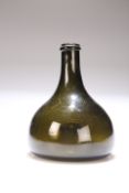 A DARK GREEN GLASS TRANSITIONAL ONION/MALLET BOTTLE, 18th/19th CENTURY