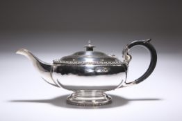 A GEORGE V SILVER TEAPOT, WALKER AND HALL, SHEFFIELD, 1918