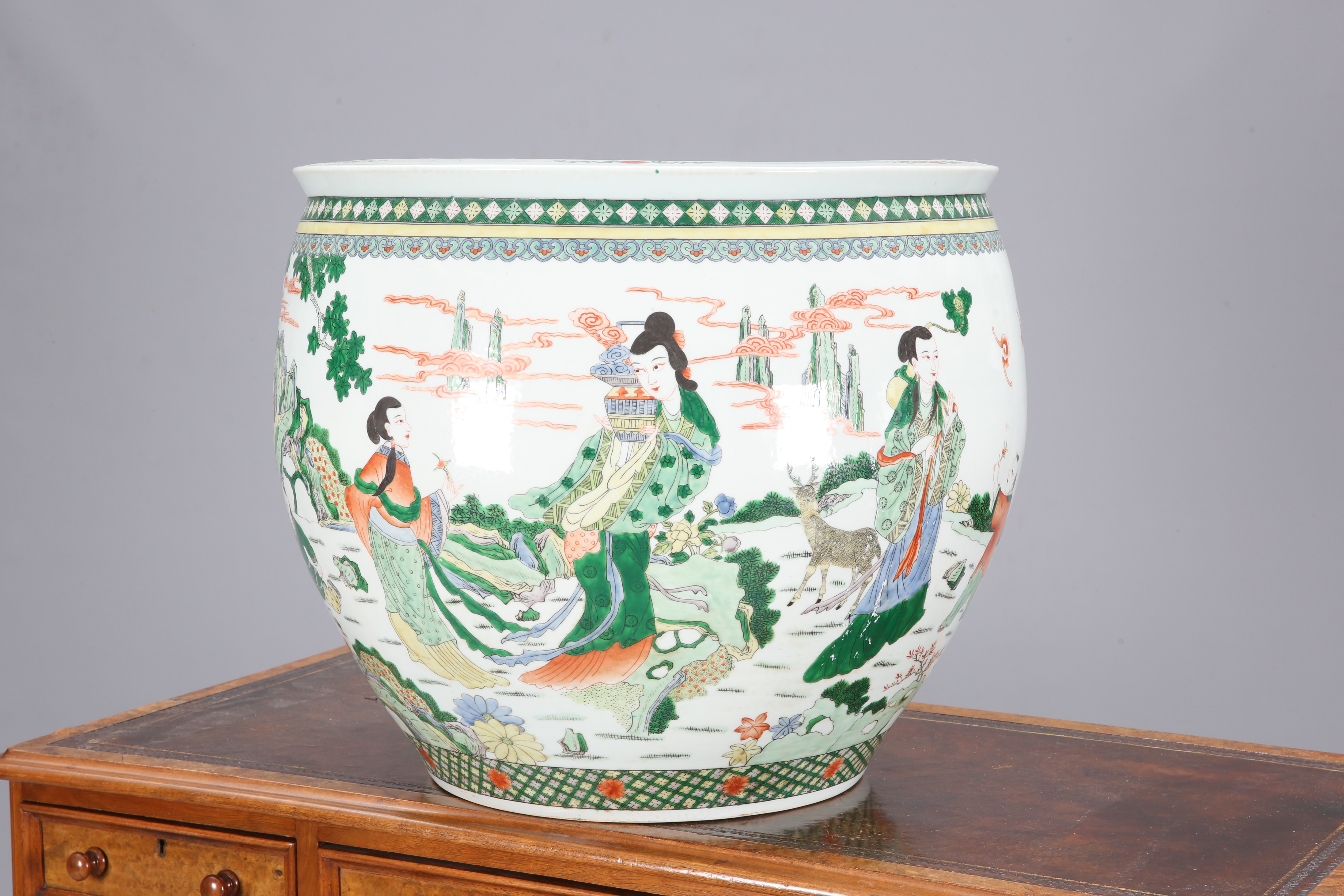 A LARGE CHINESE FAMILLE VERTE FISH BOWL