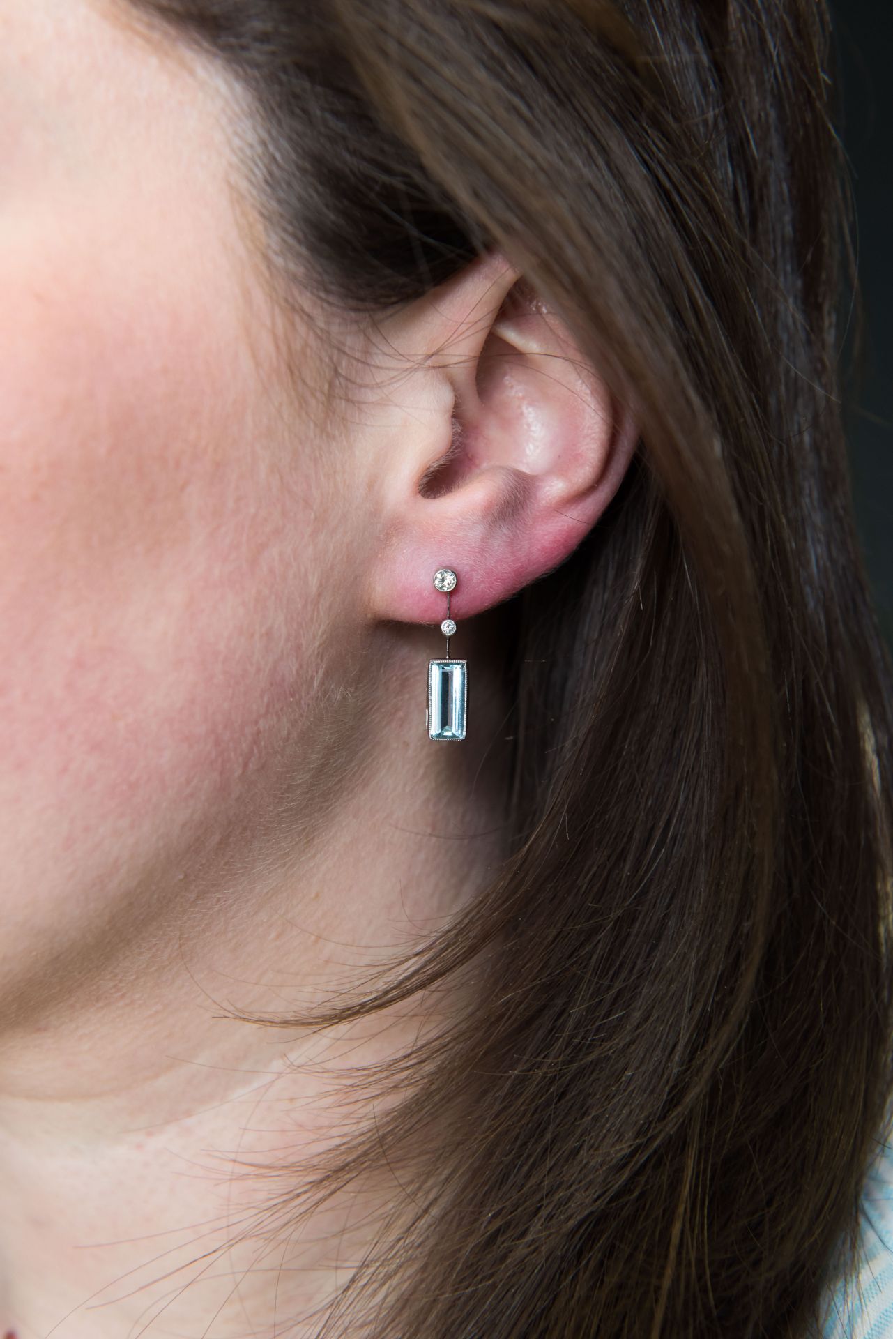 A PAIR OF AQUAMARINE AND DIAMOND EARRINGS - Image 2 of 3