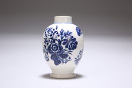 A WORCESTER PORCELAIN BLUE AND WHITE TEA CANISTER, c. 1770