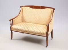 AN EDWARDIAN SATINWOOD INLAID MAHOGANY SETTEE