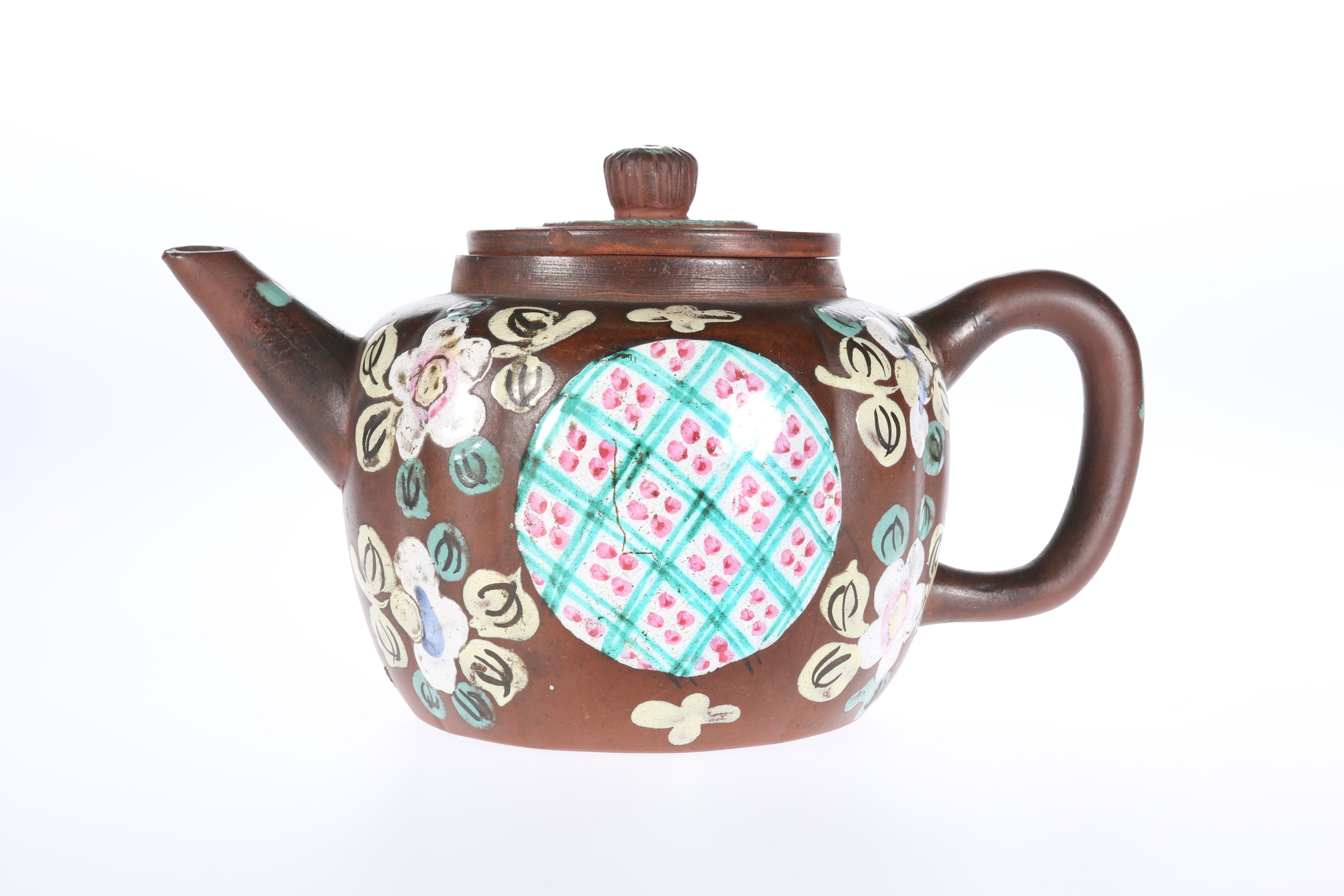 A CHINESE POLYCHROME ENAMELLED YIXING TEAPOT - Image 2 of 2