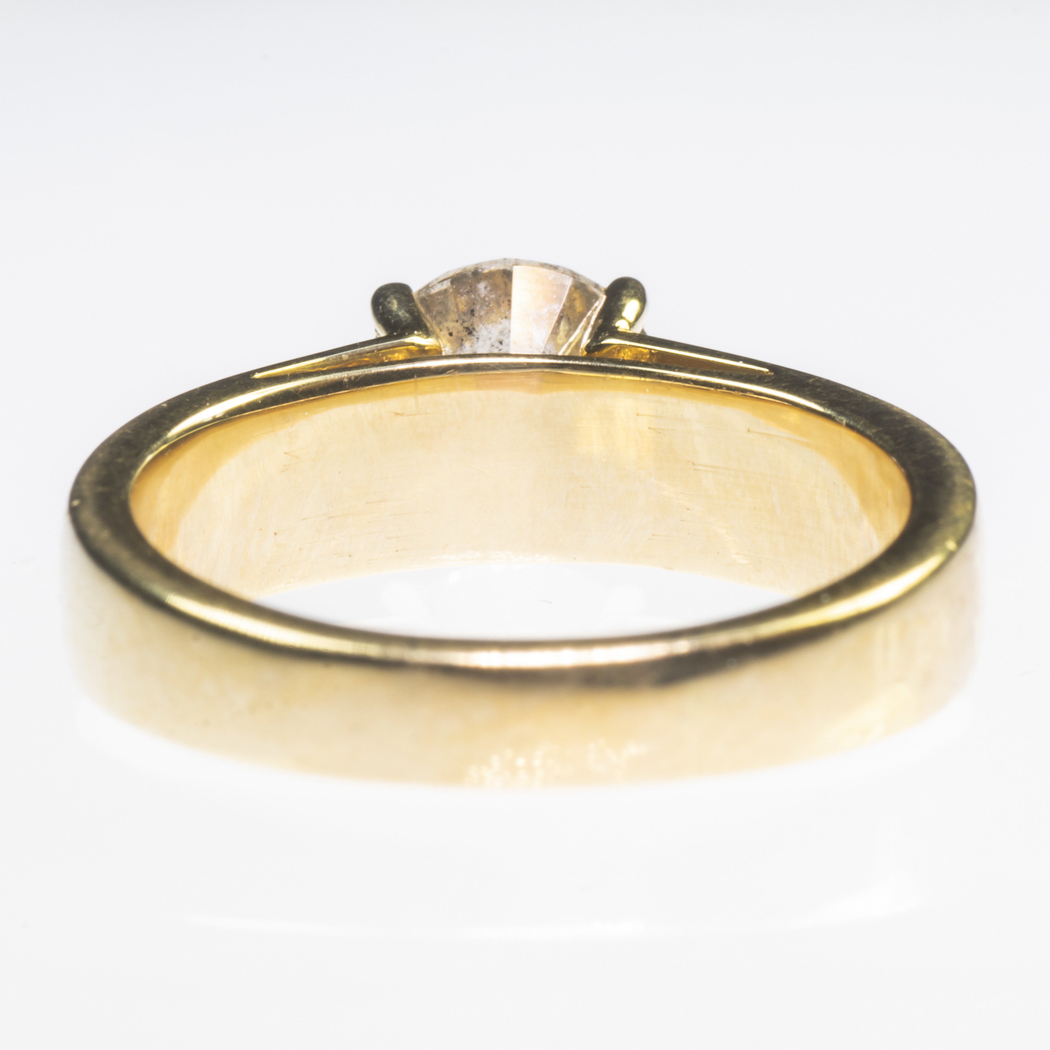 AN 18CT YELLOW GOLD AND BRILLIANT CUT DIAMOND RING - Image 3 of 3