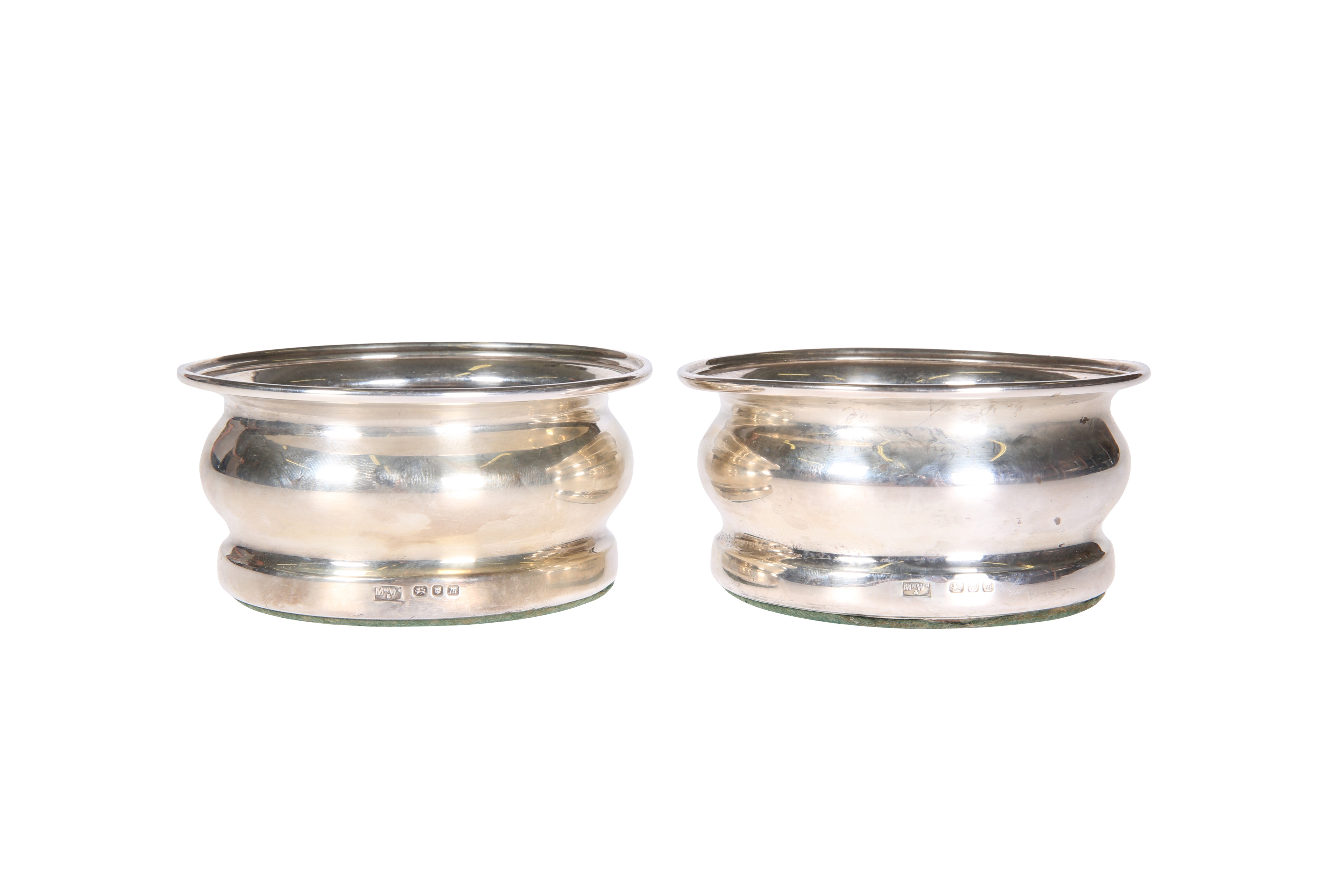 A PAIR OF SILVER WINE COASTERS, MAPPIN & WEBB, LONDON 1967