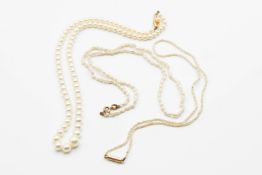 A COLLECTION OF THREE SIMPLE SEED PEARL NECKLACES