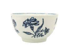 A LOWESTOFT BLUE AND WHITE TEA BOWL