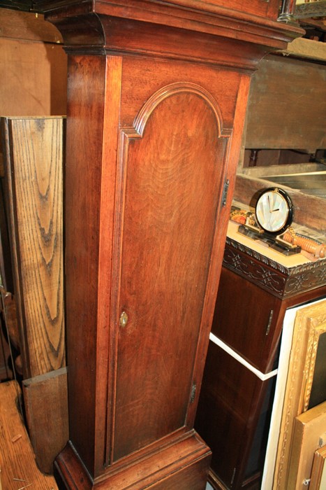 A GEORGE III MAHOGANY EIGHT-DAY AUTOMATON LONGCASE CLOCK - Image 3 of 9