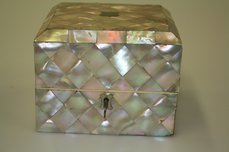 A SET OF FOUR SILVER-PLATED SCENT BOTTLES, IN A MOTHER-OF-PEARL CASKET - Image 8 of 9