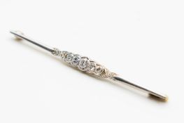 A DIAMOND SET BAR BROOCH