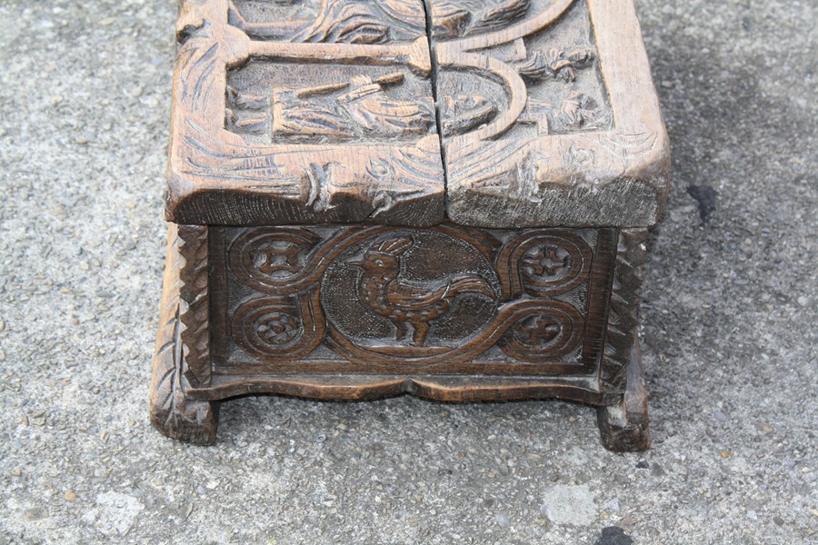 A CARVED OAK TABLE BOX, PROBABLY 17TH CENTURY - Image 5 of 9