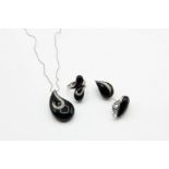 A SUITE OF CONTEMPORARY BLACK ONYX AND DIAMOND WHITE GOLD JEWELLERY
