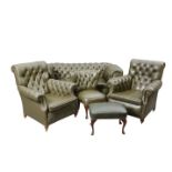 A GREEN LEATHER UPHOLSTERED MATCHED CHESTERFIELD SUITE