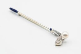 A DIAMOND AND CULTURED PEARL BROOCH