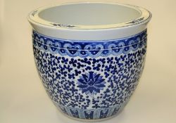 A LARGE CHINESE BLUE AND WHITE PORCELAIN FISH BOWL