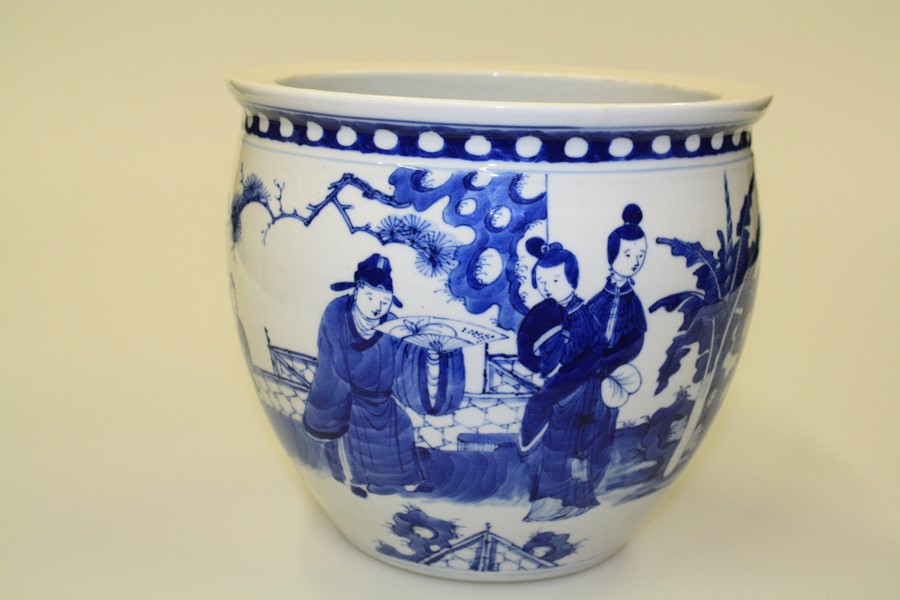A CHINESE BLUE AND WHITE JARDINIERE, - Image 4 of 9