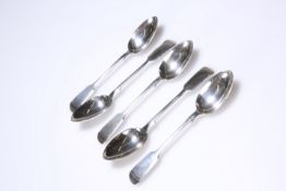 A SET OF FIVE LATE VICTORIAN SILVER TEA SPOONS