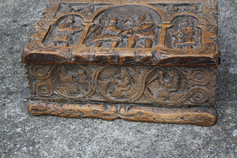 A CARVED OAK TABLE BOX, PROBABLY 17TH CENTURY - Image 6 of 9