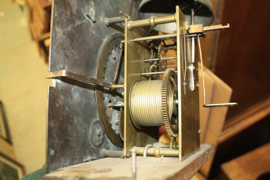 A GEORGE III MAHOGANY EIGHT-DAY AUTOMATON LONGCASE CLOCK - Image 7 of 9