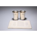 A PAIR OF GEORGE V SILVER BEAKERS, DAVID MUNSEY, LONDON 1917