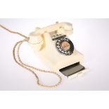 A 1950'S GPO IVORY COLOURED BAKELITE TELEPHONE