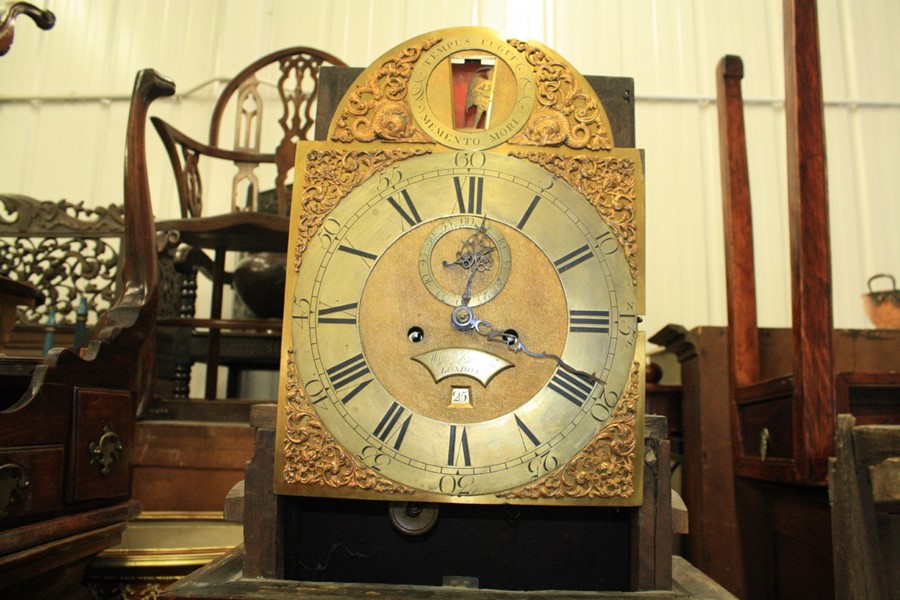 A GEORGE III MAHOGANY EIGHT-DAY AUTOMATON LONGCASE CLOCK - Image 5 of 9