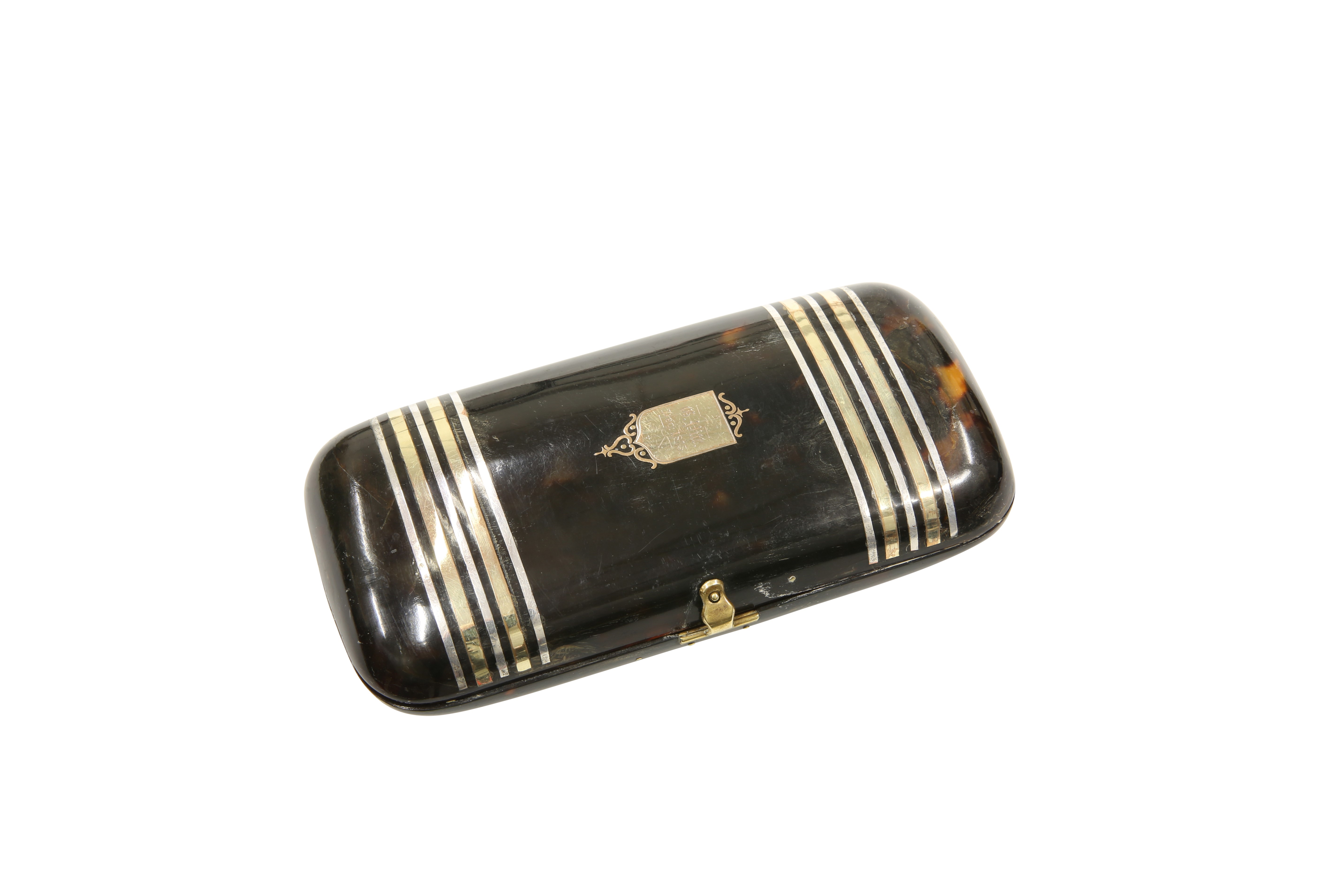 A VICTORIAN WHITE AND YELLOW METAL MOUNTED TORTOISESHELL CIGAR CASE