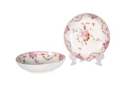A PAIR OF LOWESTOFT SAUCERS, c.1780-1800