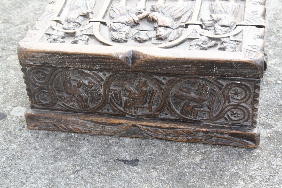 A CARVED OAK TABLE BOX, PROBABLY 17TH CENTURY - Image 4 of 9