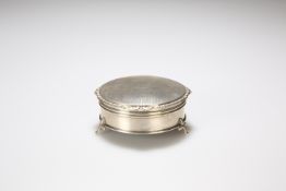 A GEORGE V SILVER JEWELLERY BOX