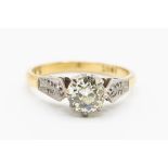 AN ART DECO 18CT YELLOW GOLD AND DIAMOND RING