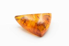 A RUSSIAN AMBER BROOCH