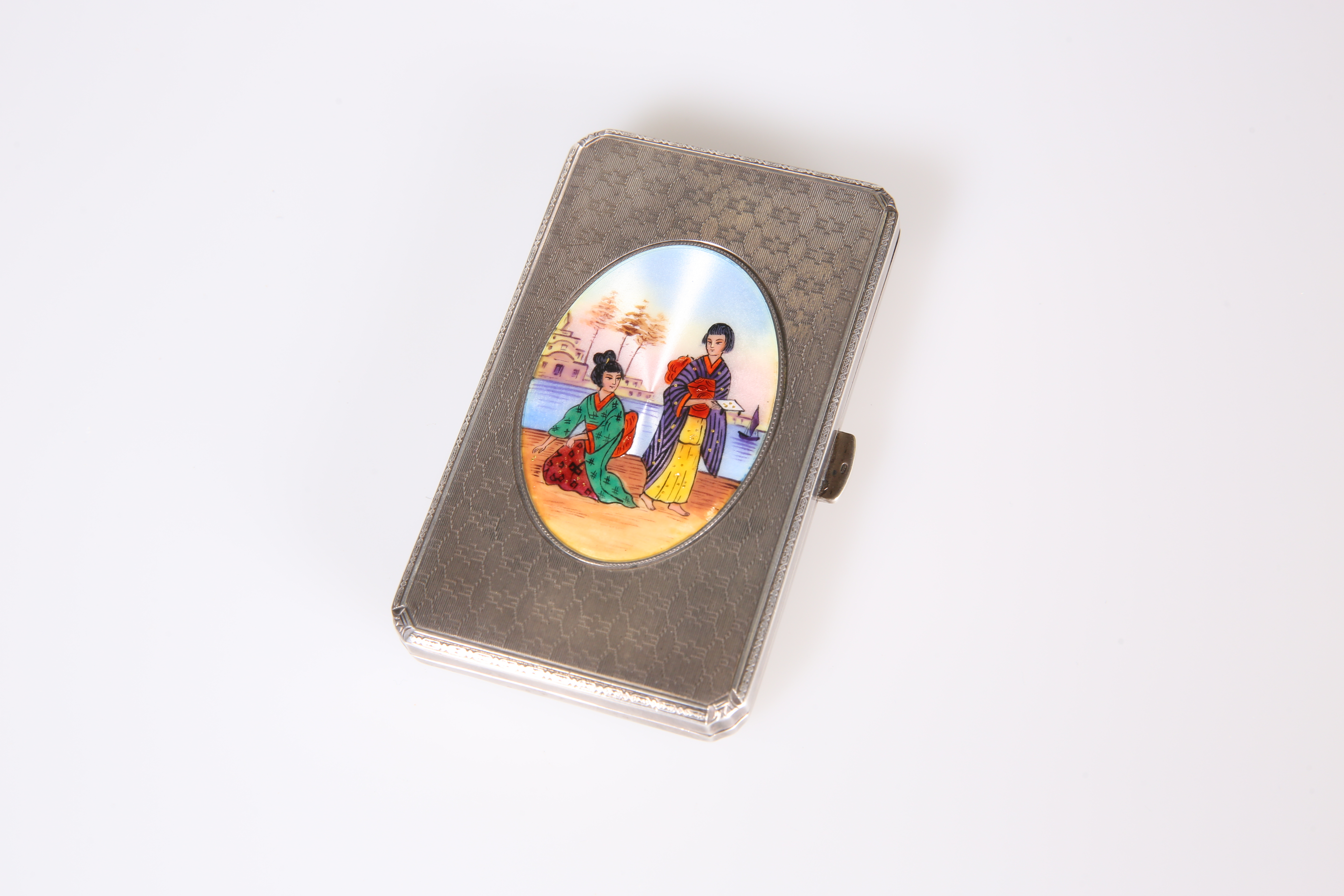 A SILVER AND ENAMEL CIGARETTE CASE, IMPORT MARK FOR LONDON 1926