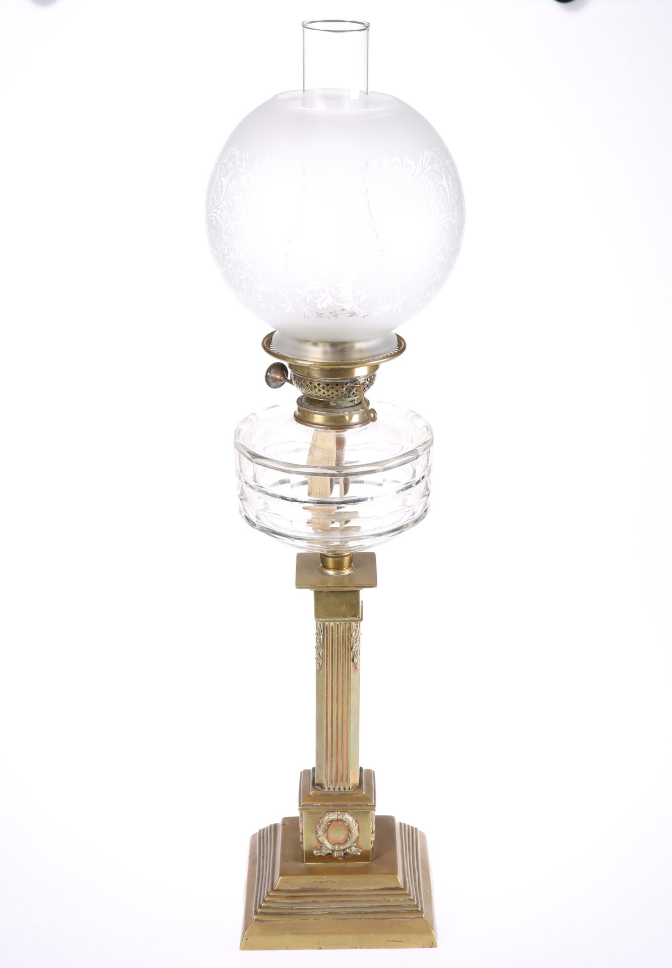 A BRASS COLUMNAR OIL LAMP, C.1900