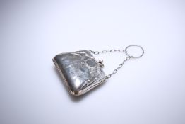 A GEORGE V SILVER PURSE, F.D. LONG, BIRMINGHAM 1919