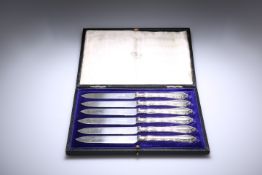 A CASED SET OF SIX GEORGE V SILVER-HANDLED FRUIT KNIVES