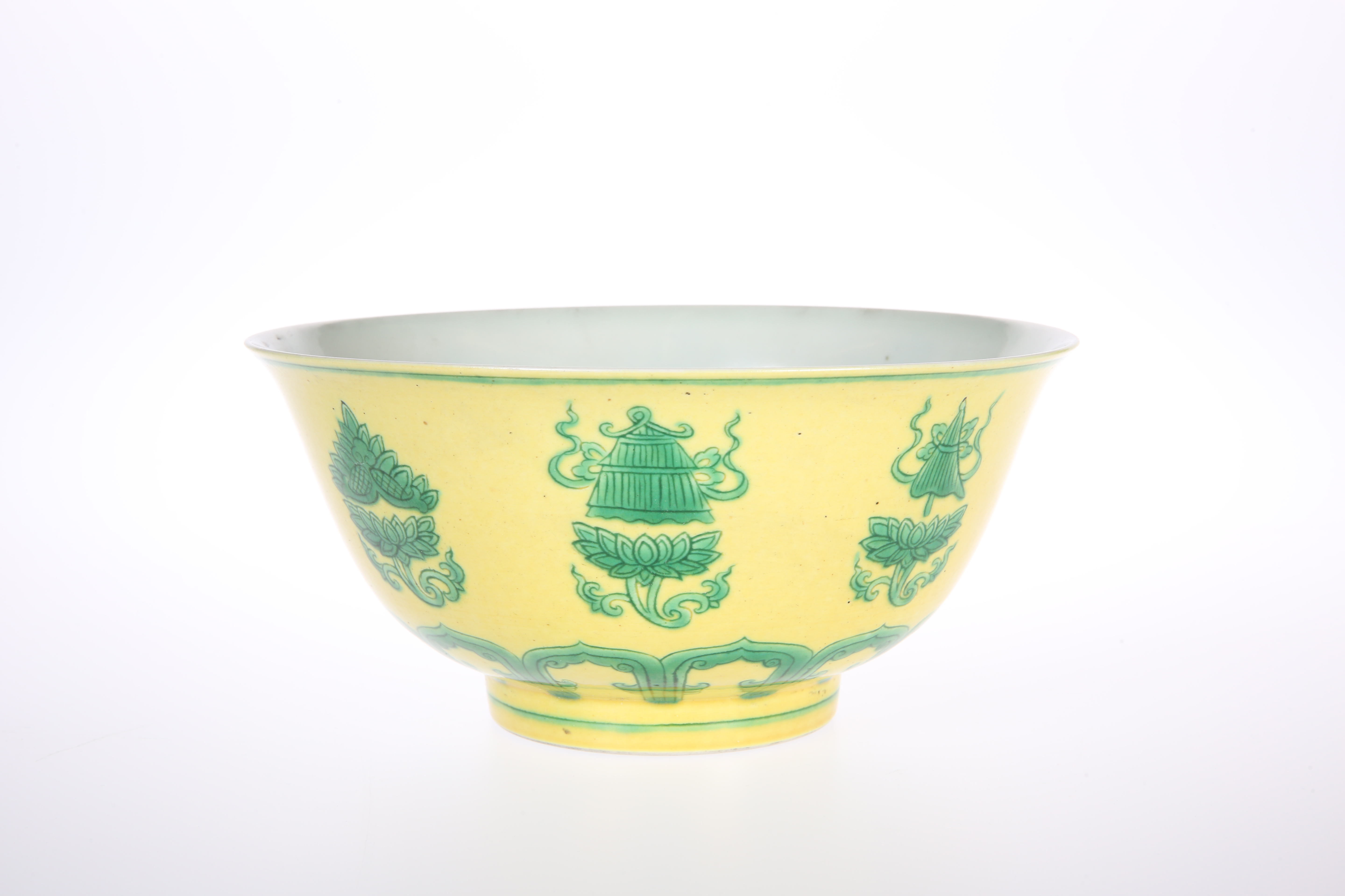 A CHINESE YELLOW GROUND PORCELAIN BOWL