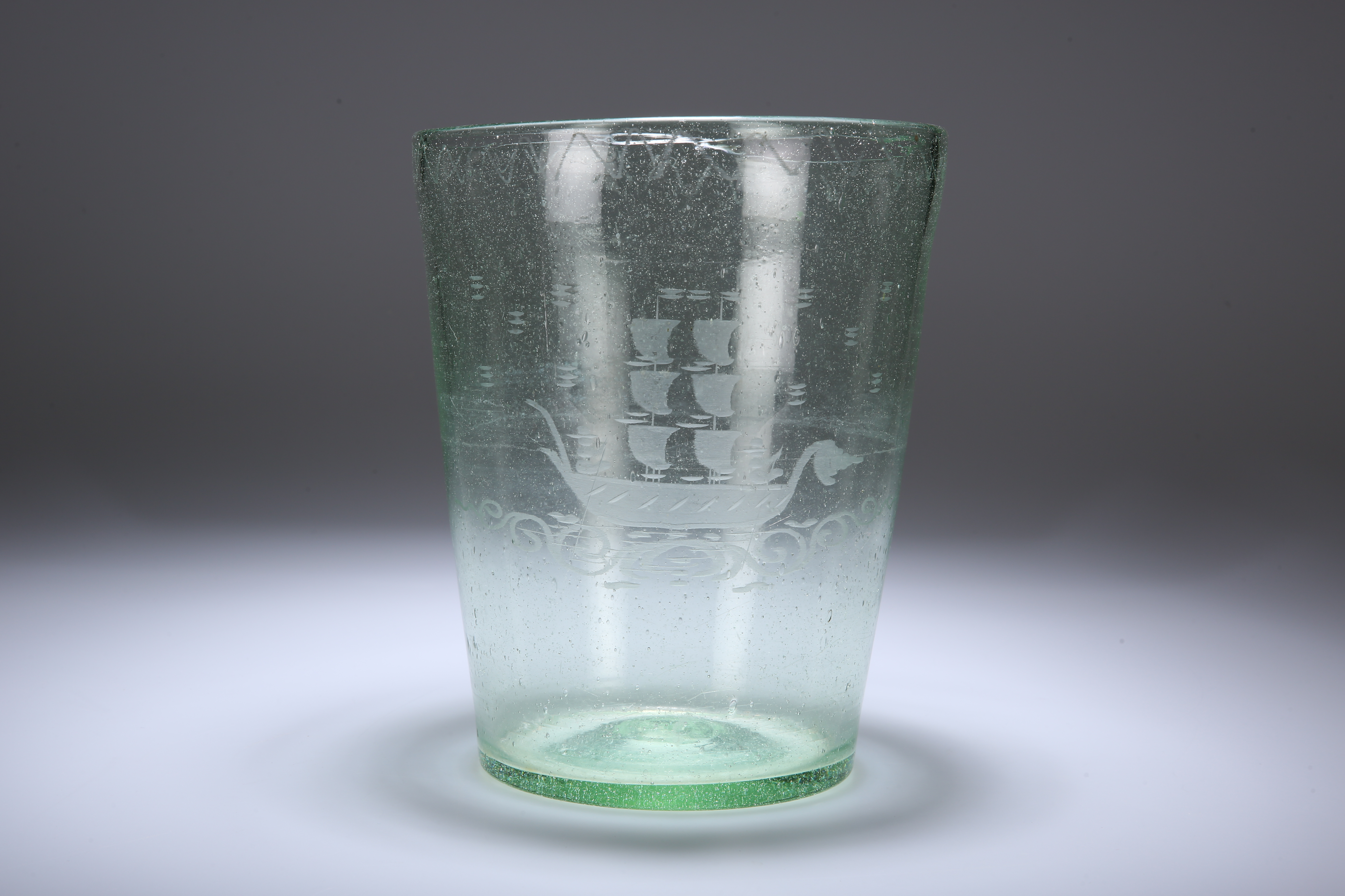 A CONTINENTAL SODA GLASS VASE, EARLY 19th CENTURY
